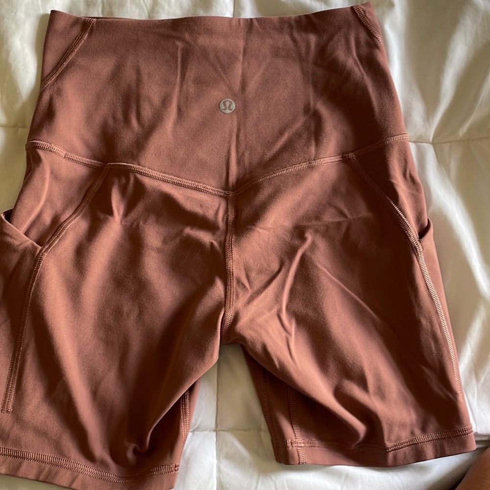 Lululemon hi rise align bike short with pocket.
